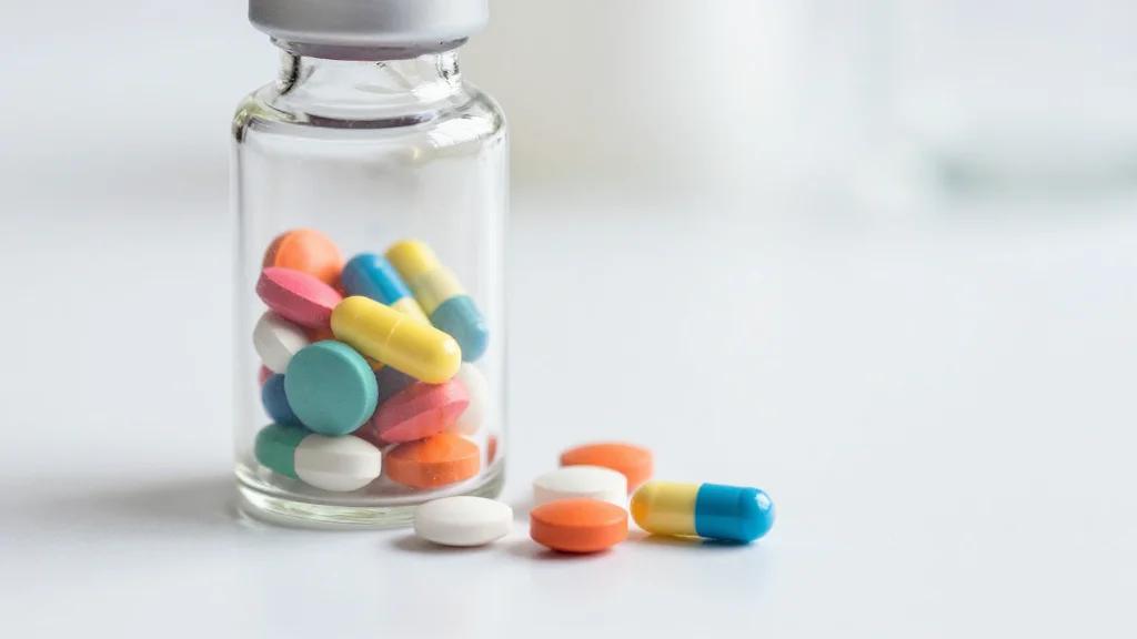 [Comment] Managing Complex Antiretroviral Regimens