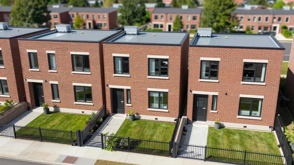 High‑Density Rowhomes Offer Private Yards Per Acre