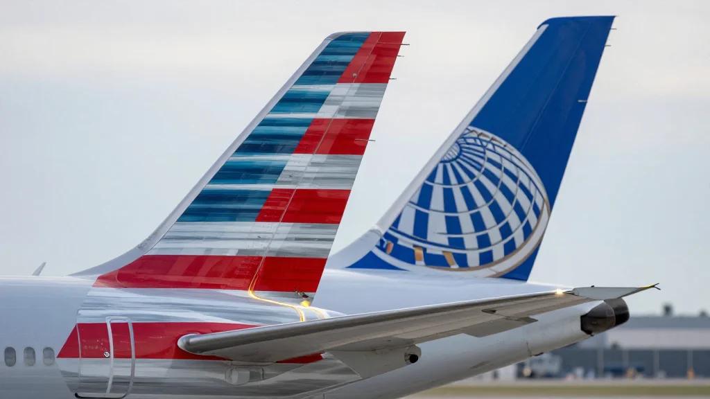 AA Rules Out United Merger, Keeps Deal Options Open