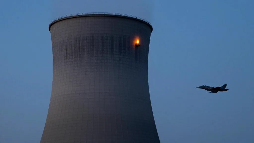 Trump Threatens Iran with Infrastructure Destruction; US Seeks Talks