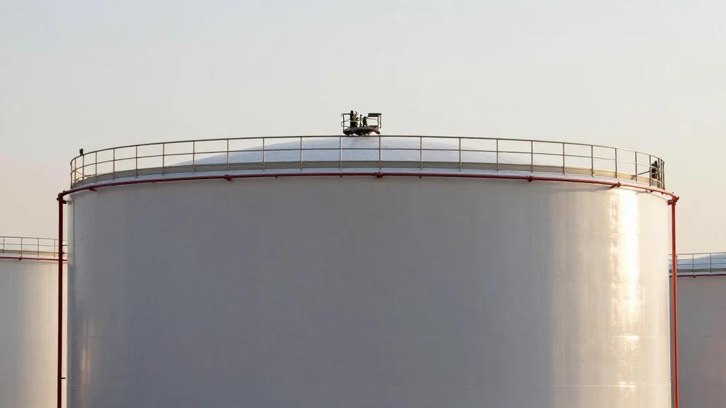 Shippers and Oil Traders Seek Details on Trump’s Convoy Plan