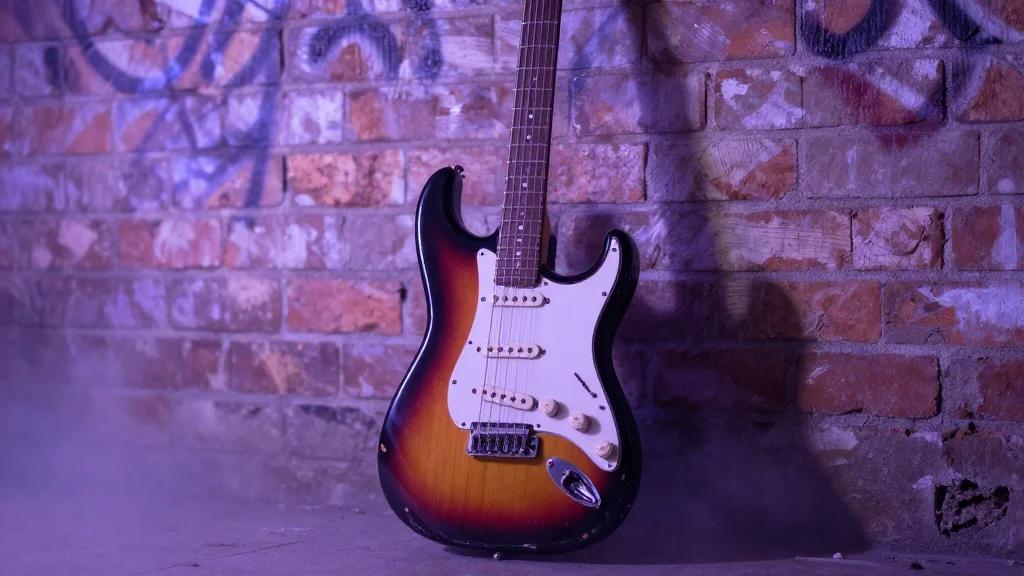 Premiere: Hillsboro Shares New Track “HotGirlTM”