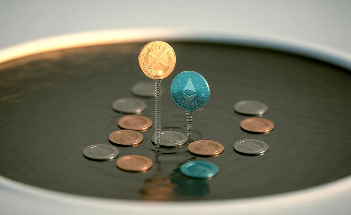 Altcoin Season Ends; XRP and SOL Outpace Small‑caps