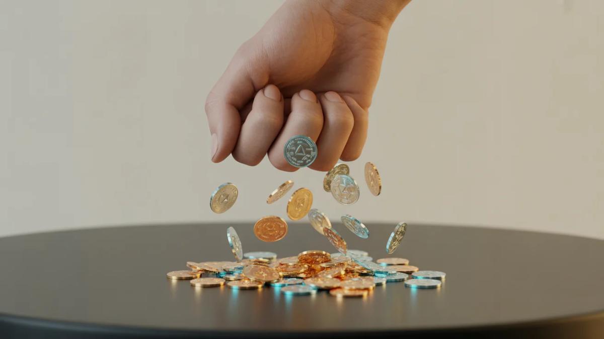 4‑Year Cycle Myth: Altcoins Surge, BTC Rises Soon